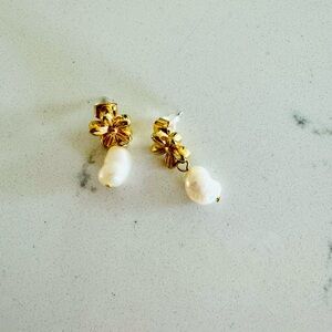 Pearl earrings